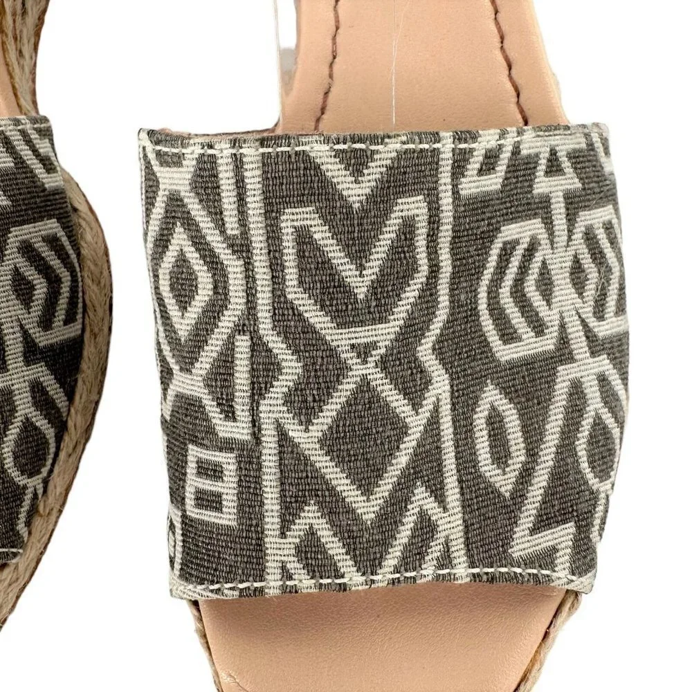 FS/NY Rapture Gray Geometric Print Canvas Open Toe Wedge Espadrilles Size 7